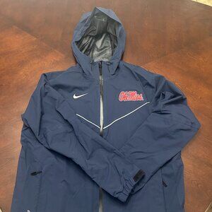 Team Issued Ole Miss Navy Nike L Rain Jacket